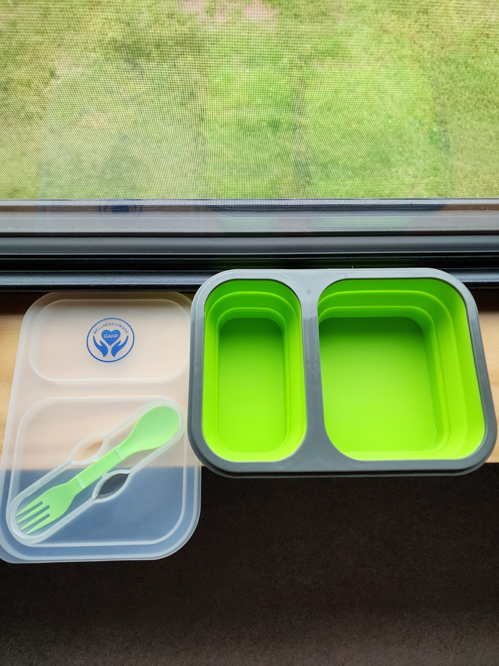 Collapsable Two-Compartment Lunch Box with Utensil Set - Picture 3 of 6